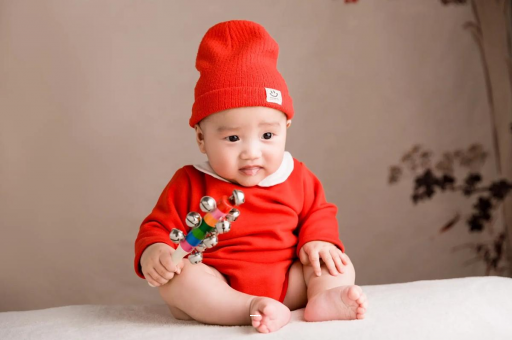 顺德宝宝几个月戴银手镯好